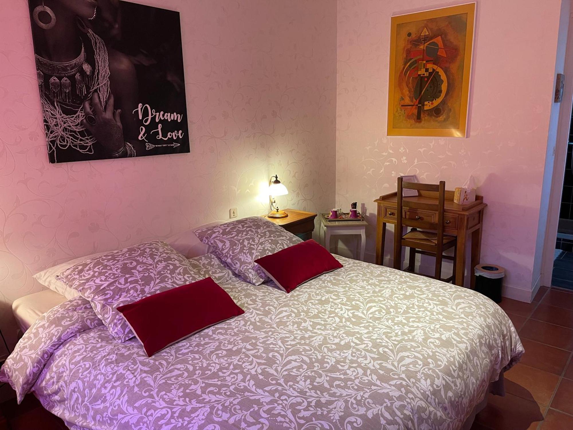 La Belle Chaumiere Bed & Breakfast Bretagne-de-Marsan Exterior photo