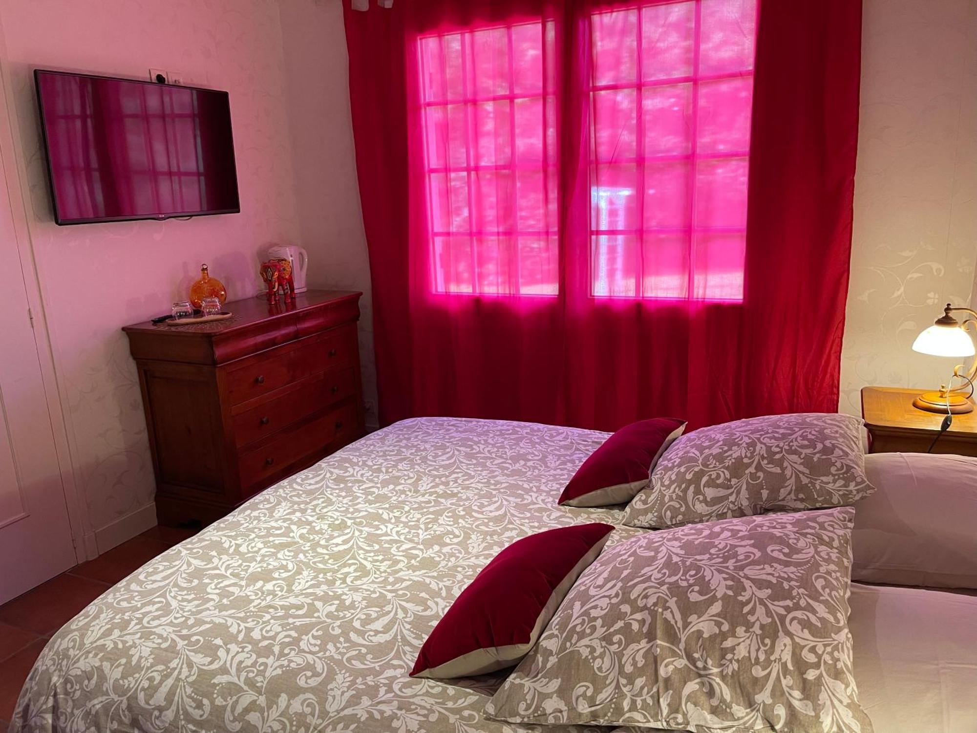 La Belle Chaumiere Bed & Breakfast Bretagne-de-Marsan Exterior photo