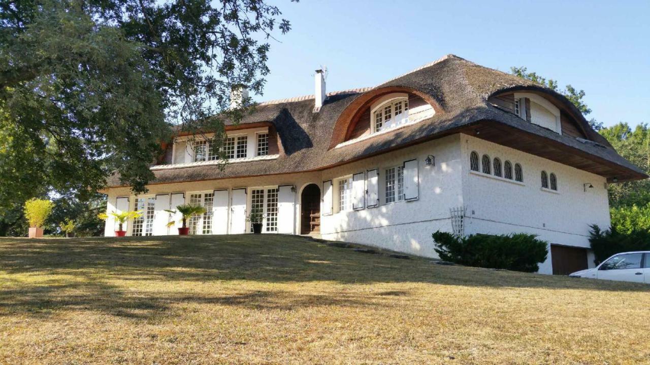 La Belle Chaumiere Bed & Breakfast Bretagne-de-Marsan Exterior photo