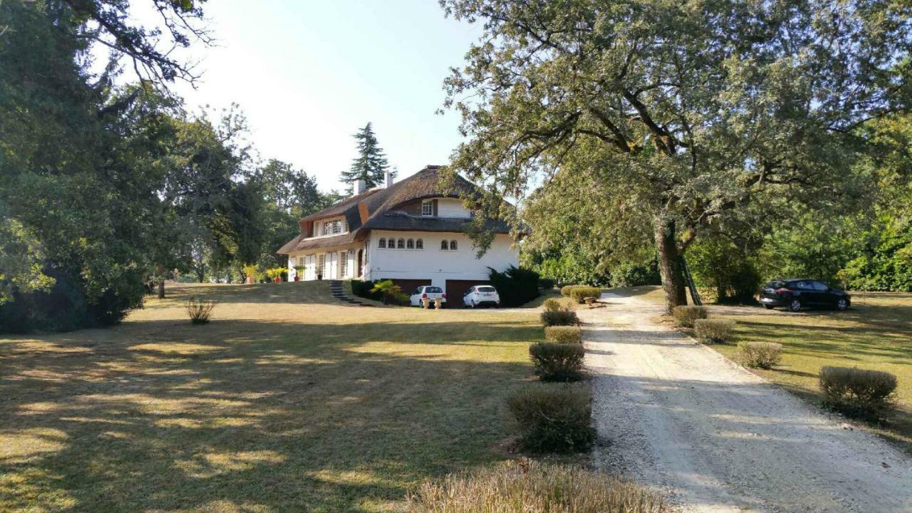 La Belle Chaumiere Bed & Breakfast Bretagne-de-Marsan Exterior photo