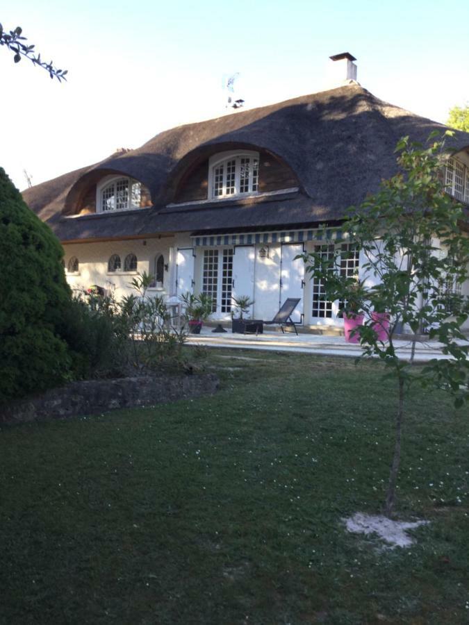 La Belle Chaumiere Bed & Breakfast Bretagne-de-Marsan Exterior photo